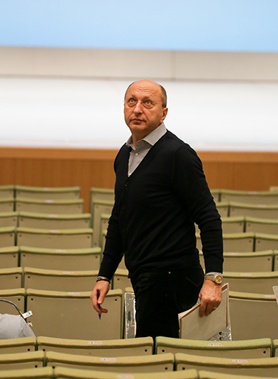 真剣なまなざし