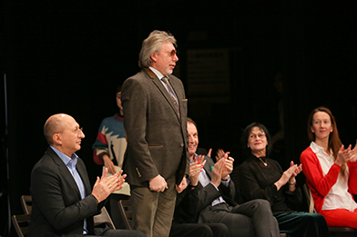 真剣なまなざし