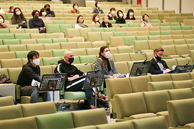 真剣なまなざし