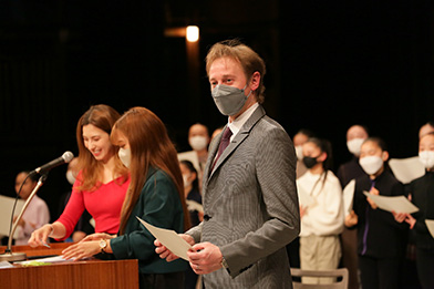 真剣なまなざし