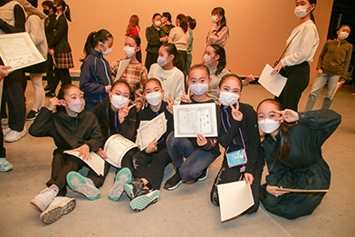 真剣なまなざし